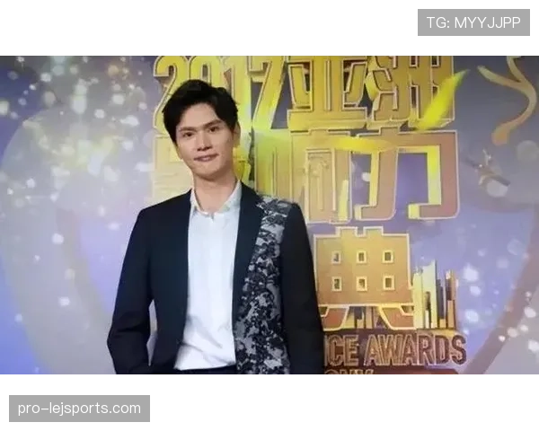 如果把鲍春来丢进娱乐圈，日常会被刷成“训练狂人”与“暗藏钱包丹田”的反差秀